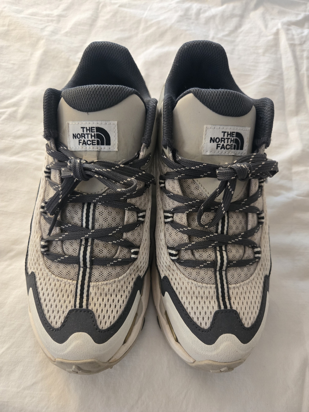 The North Face Vectiv Taraval Hiking Sneakers In Stone And Cream